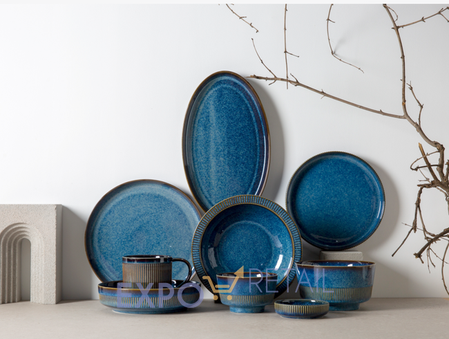 Набор керамической посуды темно-синего цвета